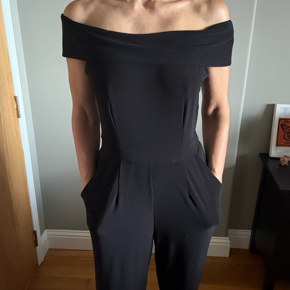 Off-Shoulder Black Wide-Leg Jumpsuit with Pockets - Picture 2 of 9
